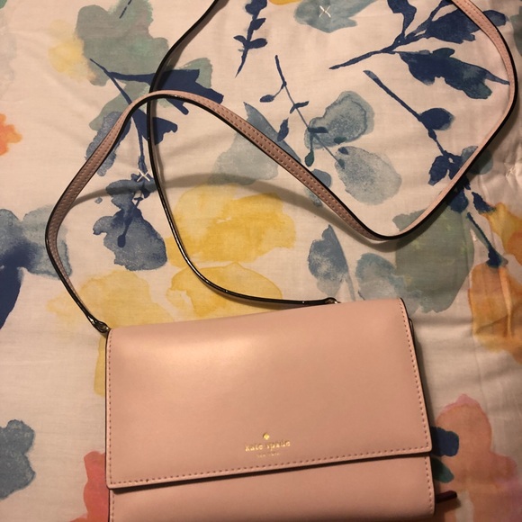kate spade Handbags - Kate Spade Winni crossbody in Plum Dawn
